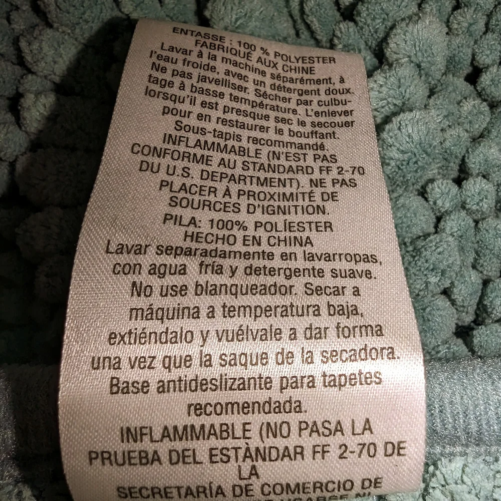 NWT METAPHOR Heather GREEN Soft Plush 27 in x 32 in BATH RUG